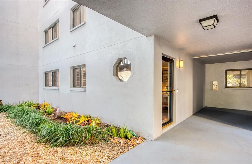 For Sale: $295,000 (2 beds, 2 baths, 1400 Square Feet)
