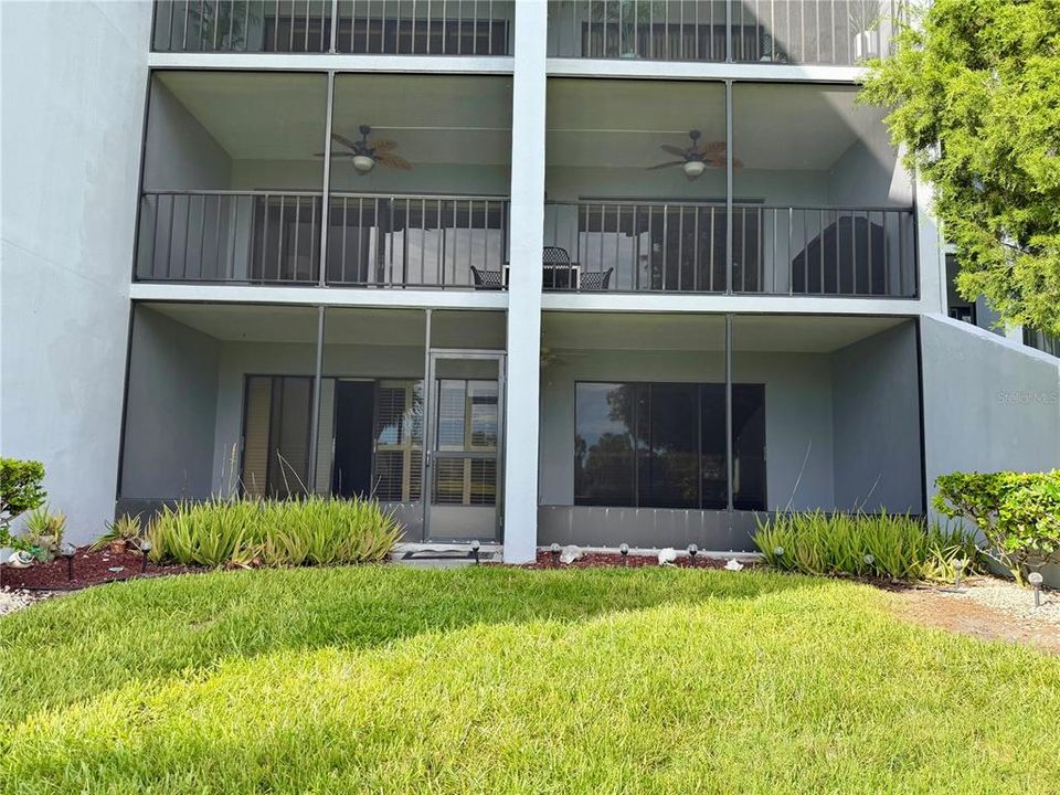For Sale: $295,000 (2 beds, 2 baths, 1400 Square Feet)