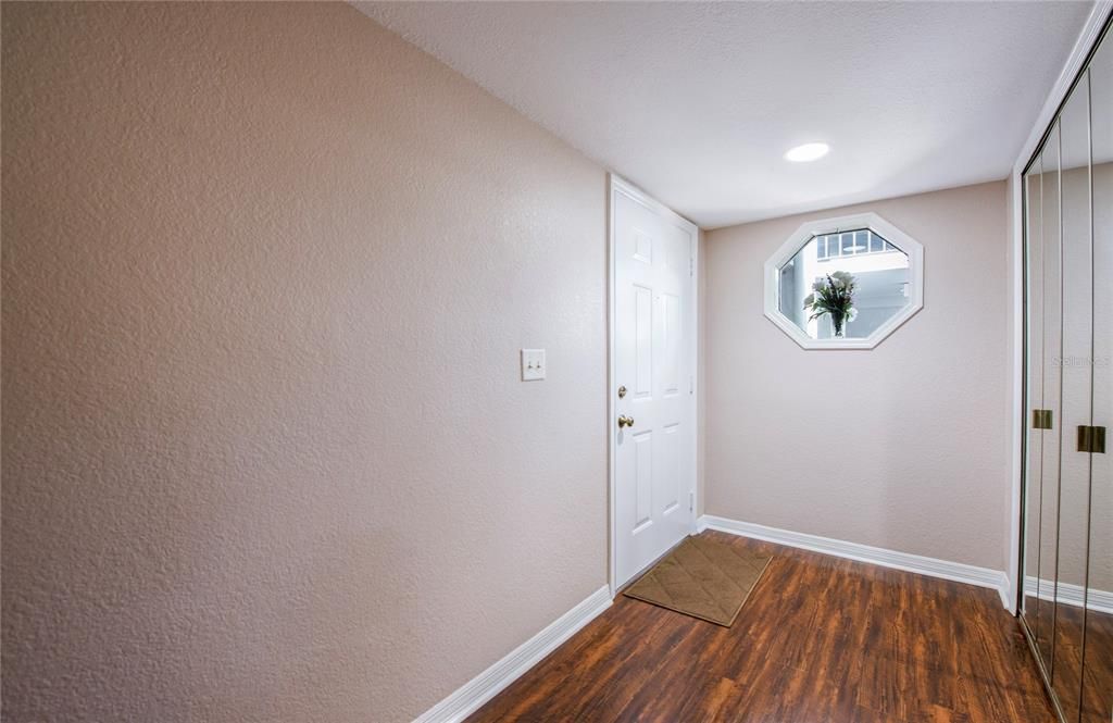 For Sale: $295,000 (2 beds, 2 baths, 1400 Square Feet)