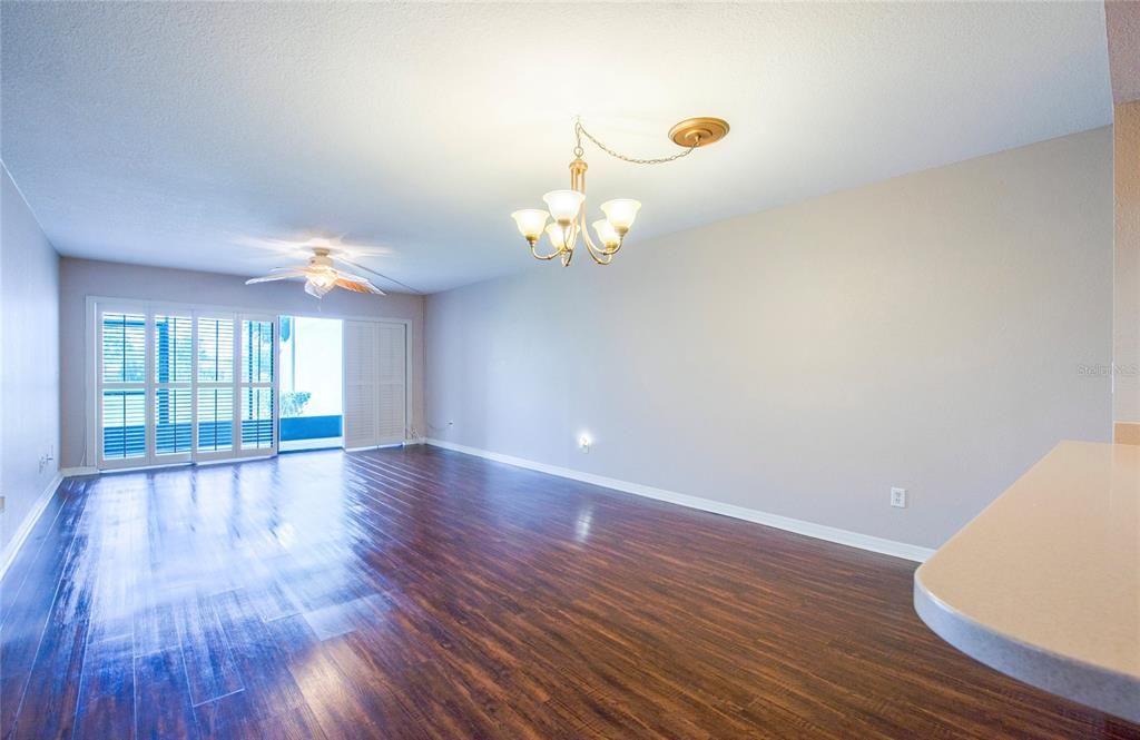 For Sale: $295,000 (2 beds, 2 baths, 1400 Square Feet)
