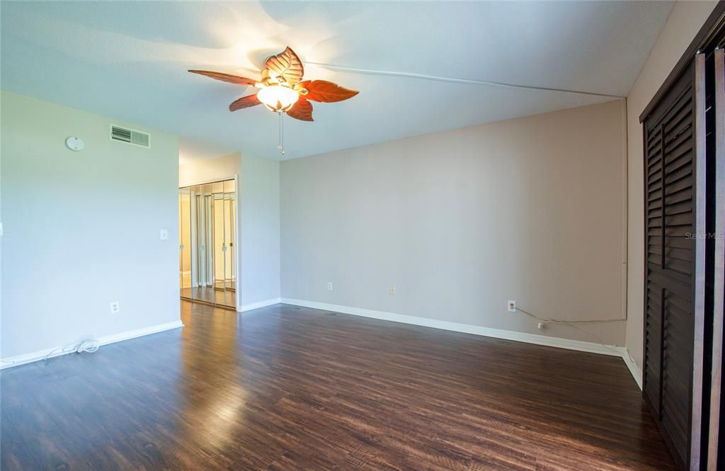 For Sale: $295,000 (2 beds, 2 baths, 1400 Square Feet)