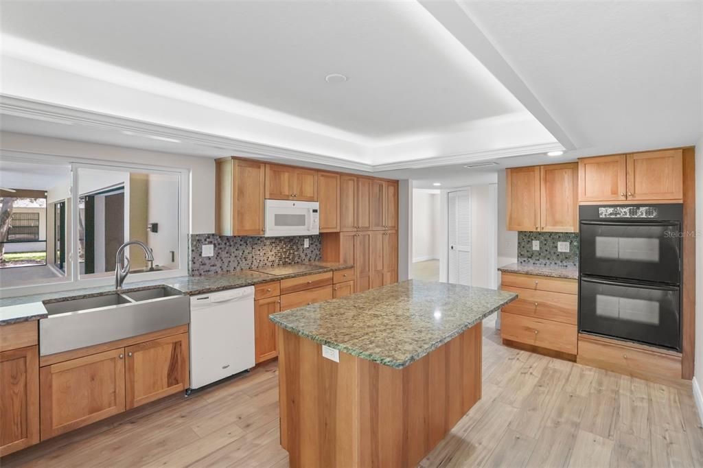 For Sale: $839,900 (3 beds, 3 baths, 2491 Square Feet)