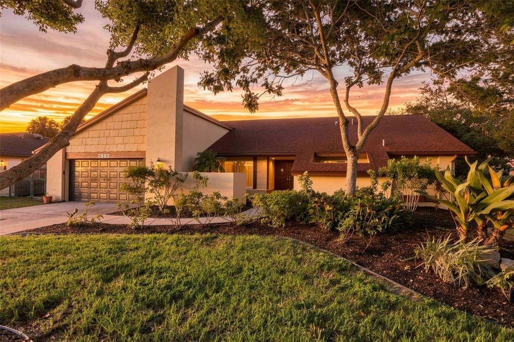 For Sale: $839,900 (3 beds, 3 baths, 2491 Square Feet)