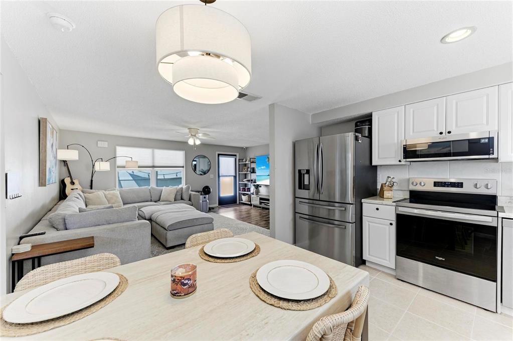 For Sale: $429,000 (2 beds, 1 baths, 1318 Square Feet)