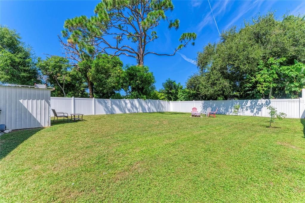 For Sale: $429,000 (2 beds, 1 baths, 1318 Square Feet)