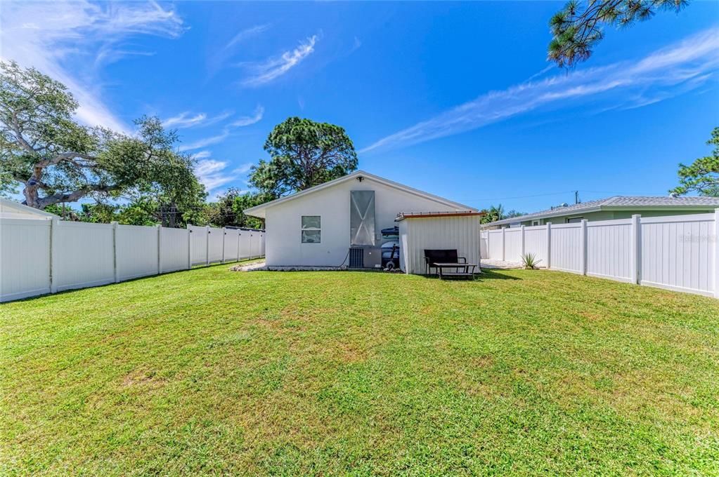 For Sale: $429,000 (2 beds, 1 baths, 1318 Square Feet)