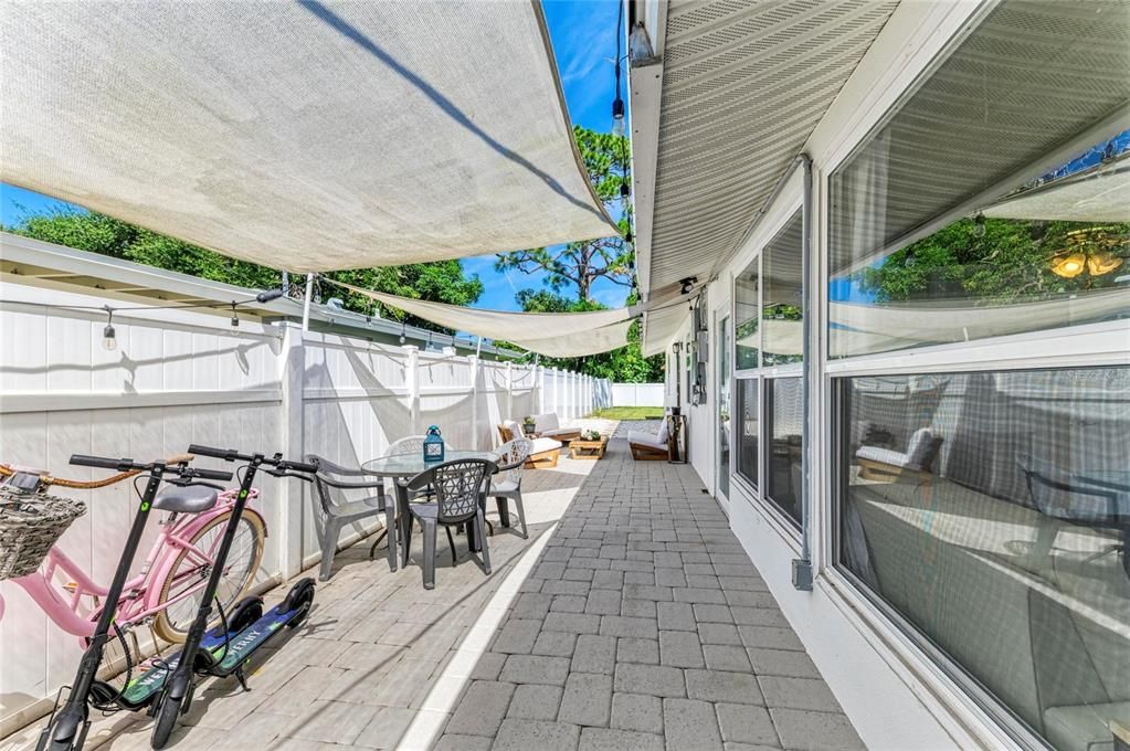 For Sale: $429,000 (2 beds, 1 baths, 1318 Square Feet)