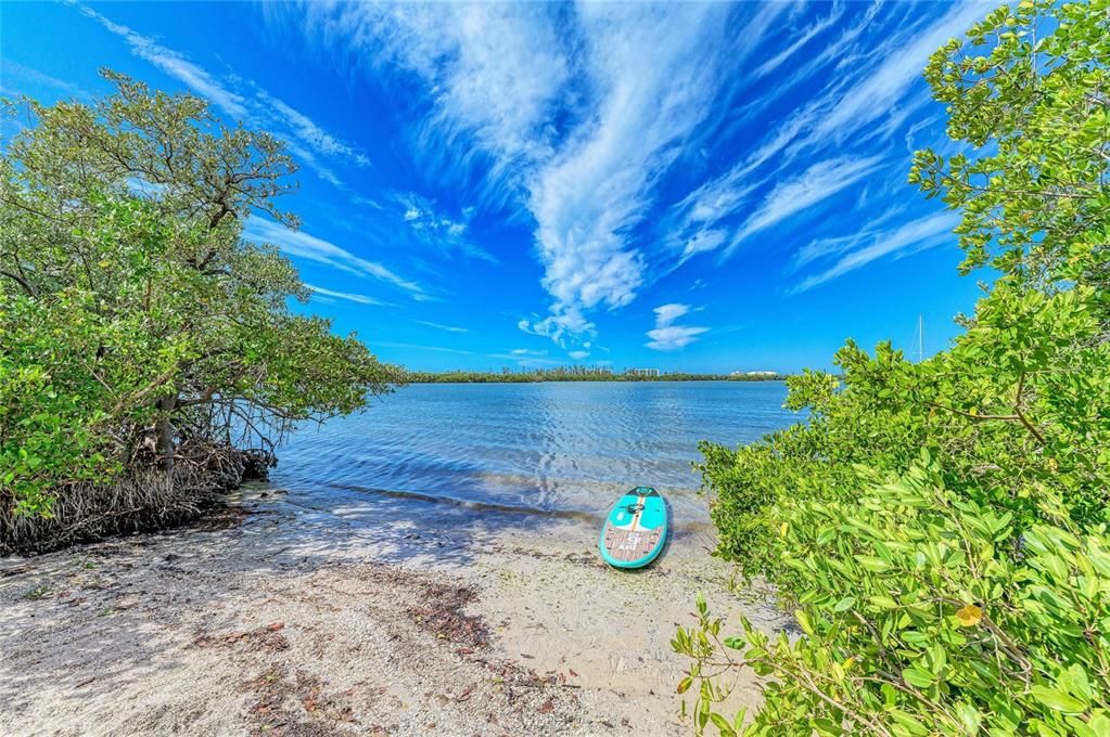 For Sale: $429,000 (2 beds, 1 baths, 1318 Square Feet)