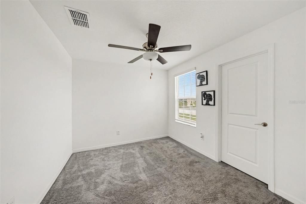 For Sale: $375,900 (5 beds, 2 baths, 2217 Square Feet)