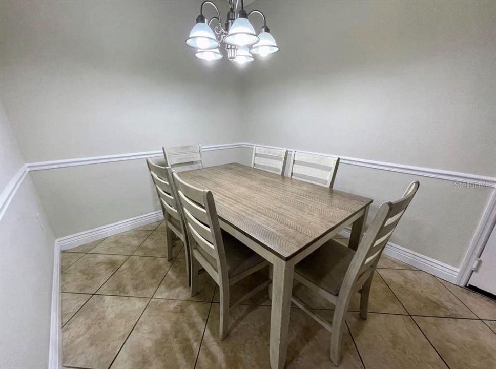 For Rent: $2,300 (2 beds, 2 baths, 1140 Square Feet)