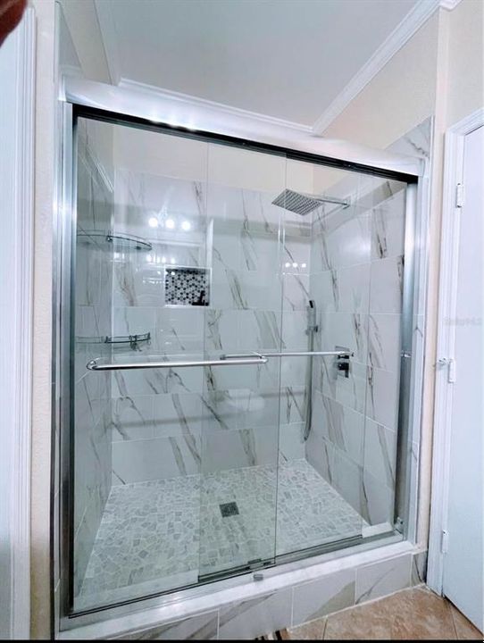 For Rent: $2,300 (2 beds, 2 baths, 1140 Square Feet)