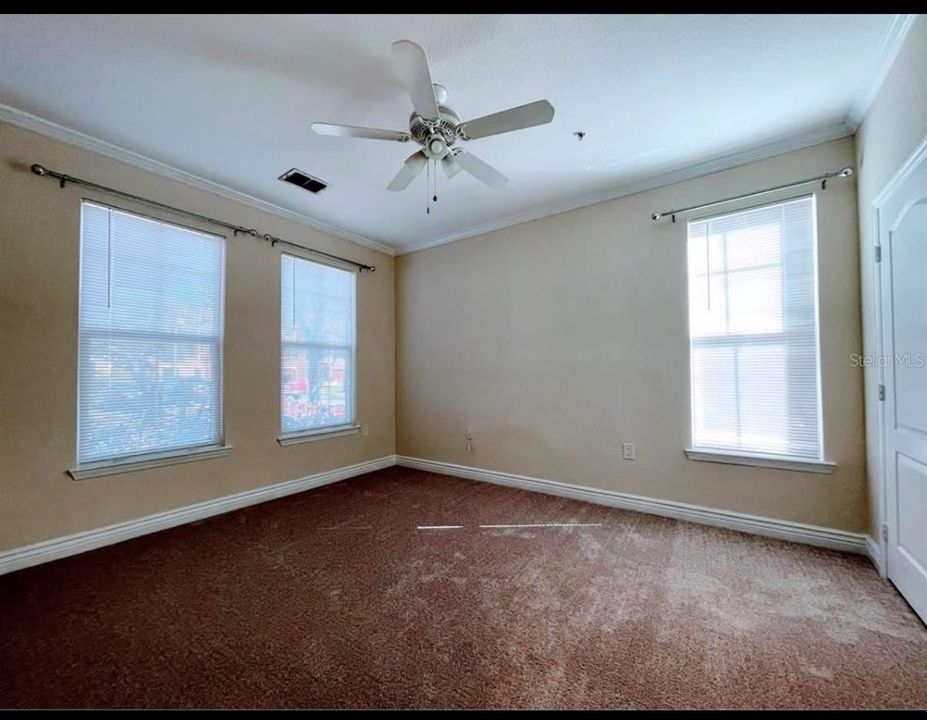 For Rent: $2,300 (2 beds, 2 baths, 1140 Square Feet)