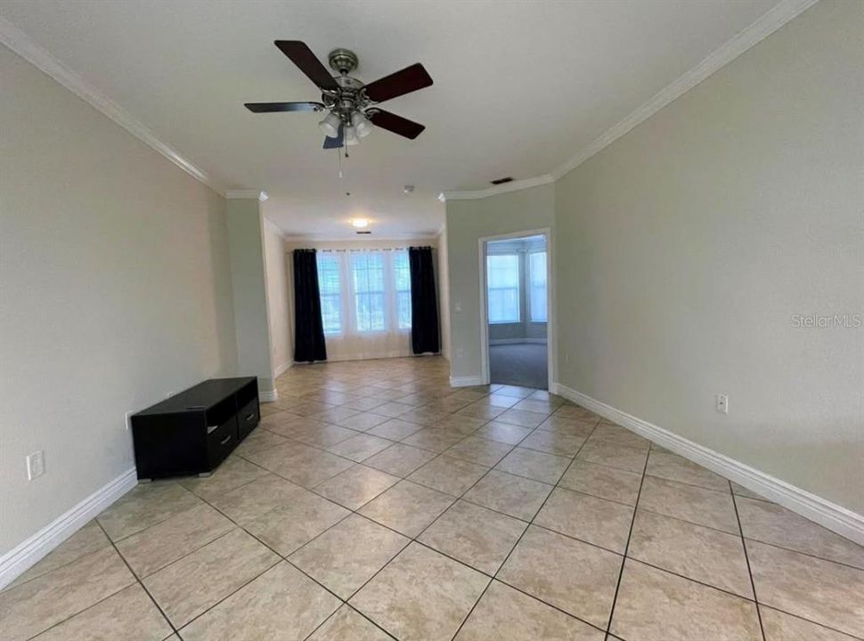 For Rent: $2,300 (2 beds, 2 baths, 1140 Square Feet)