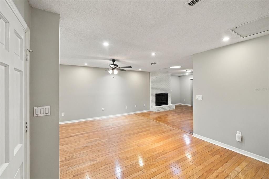 For Sale: $419,900 (3 beds, 2 baths, 1897 Square Feet)