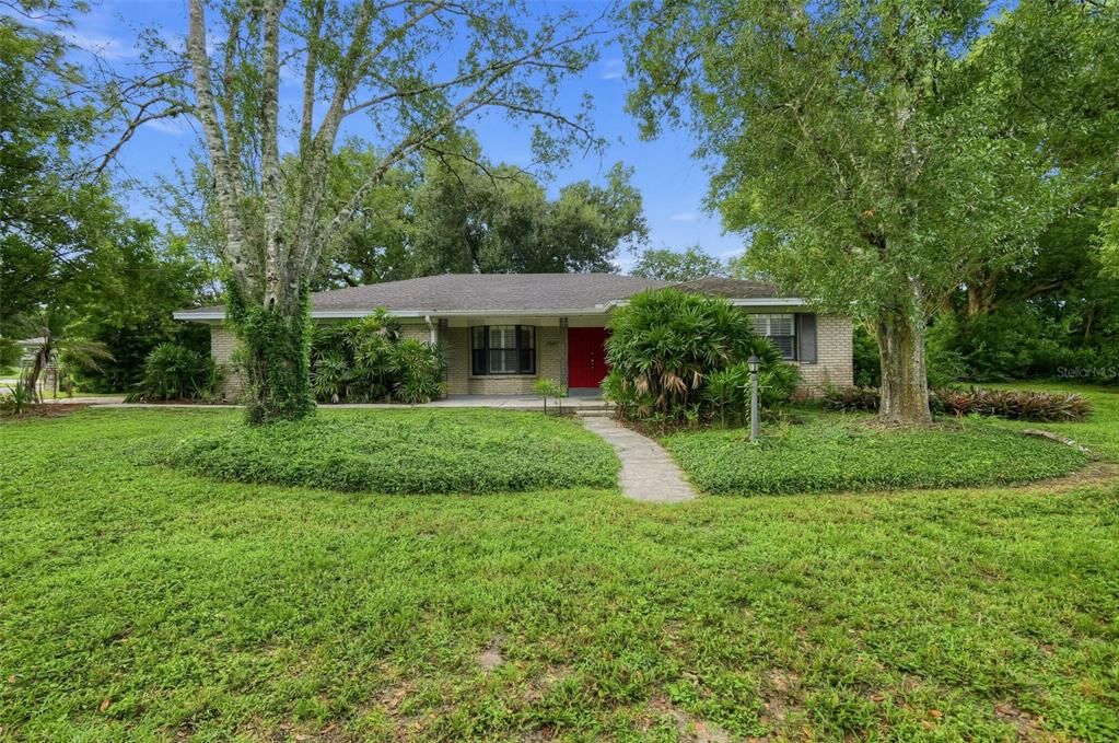 For Sale: $419,900 (3 beds, 2 baths, 1897 Square Feet)