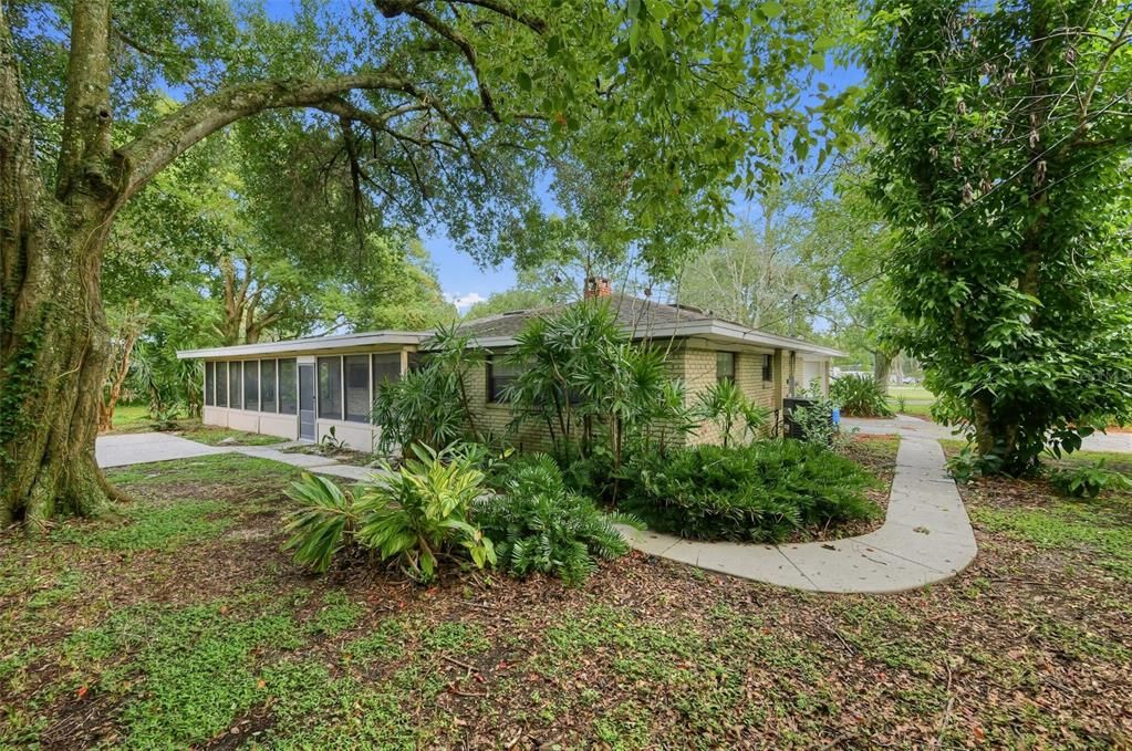 For Sale: $419,900 (3 beds, 2 baths, 1897 Square Feet)