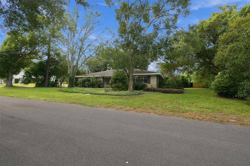 For Sale: $419,900 (3 beds, 2 baths, 1897 Square Feet)