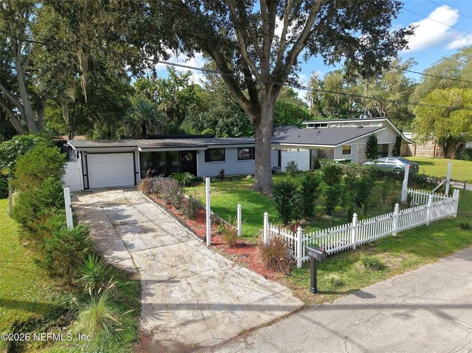 На продажу: $345,000 (4 спален, 2 ванн, 1248 Квадратных фут)