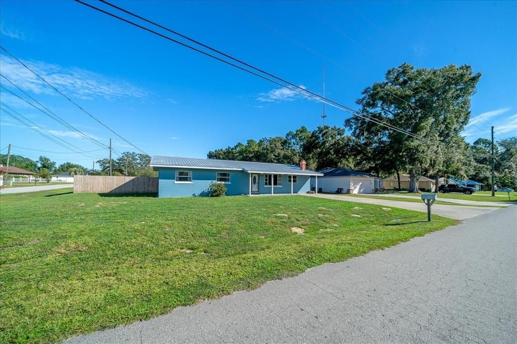 For Sale: $239,900 (3 beds, 2 baths, 1404 Square Feet)