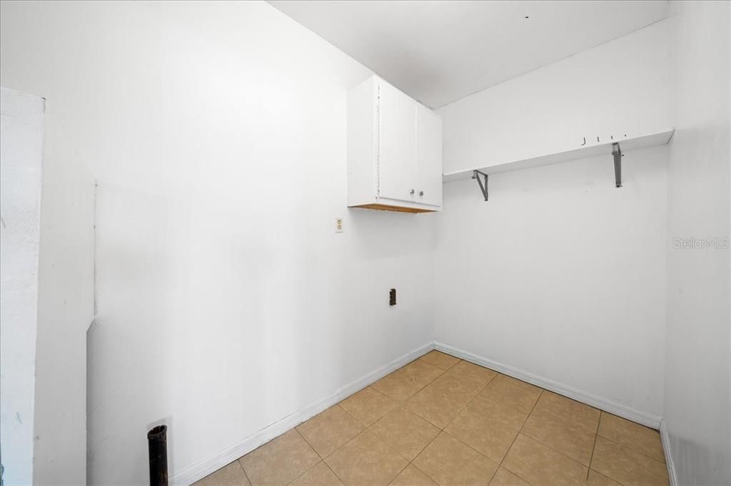 For Sale: $239,900 (3 beds, 2 baths, 1404 Square Feet)