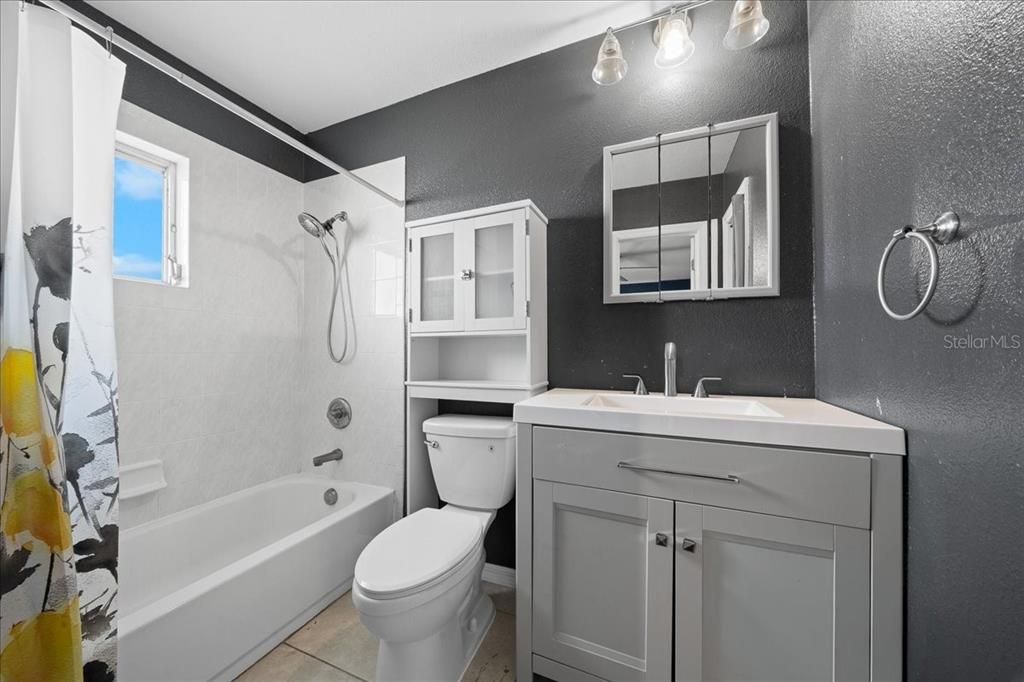For Sale: $239,900 (3 beds, 2 baths, 1404 Square Feet)