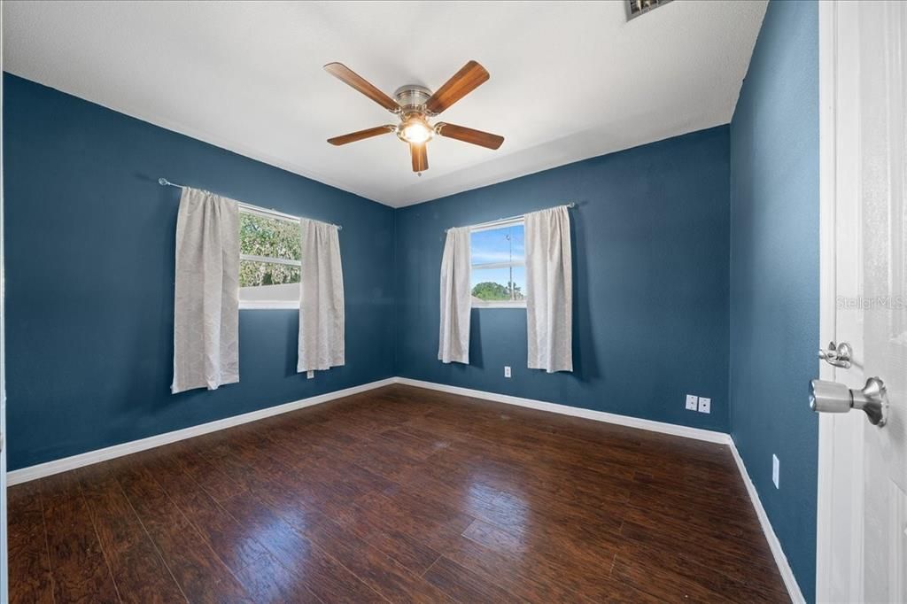 For Sale: $239,900 (3 beds, 2 baths, 1404 Square Feet)