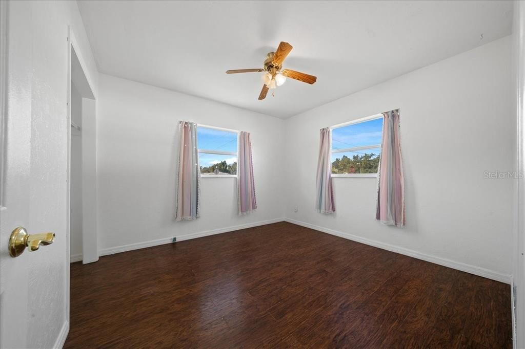 For Sale: $239,900 (3 beds, 2 baths, 1404 Square Feet)