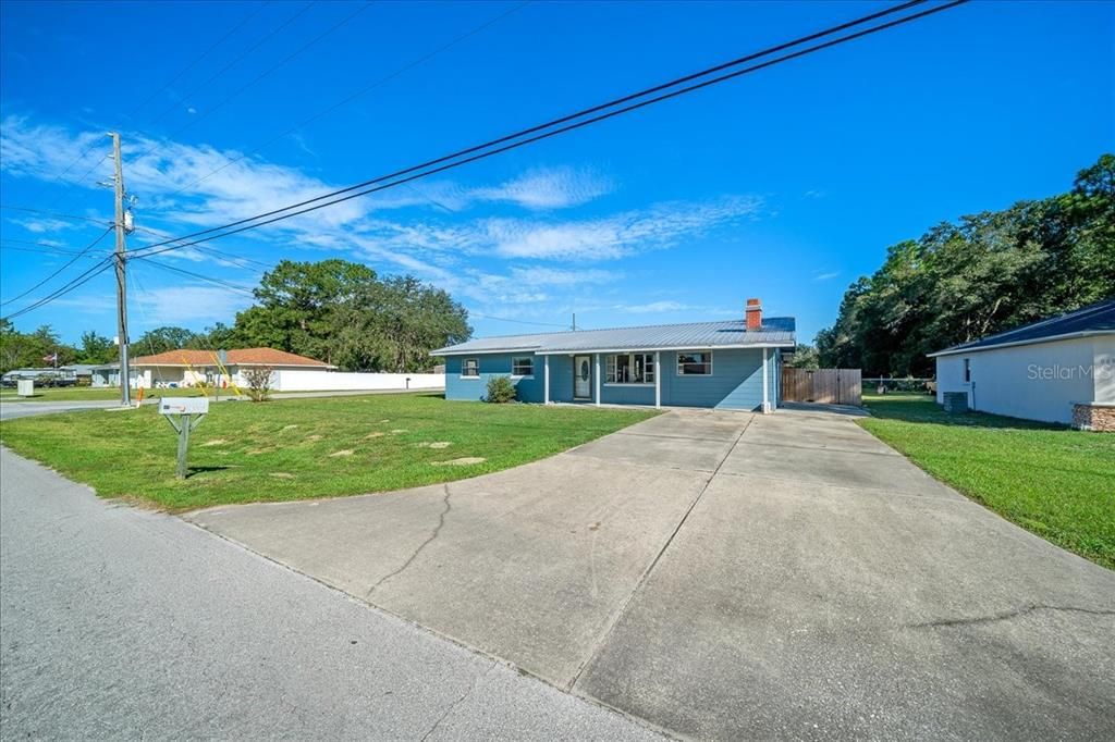 For Sale: $239,900 (3 beds, 2 baths, 1404 Square Feet)