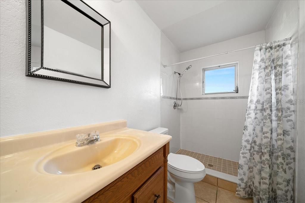 For Sale: $239,900 (3 beds, 2 baths, 1404 Square Feet)