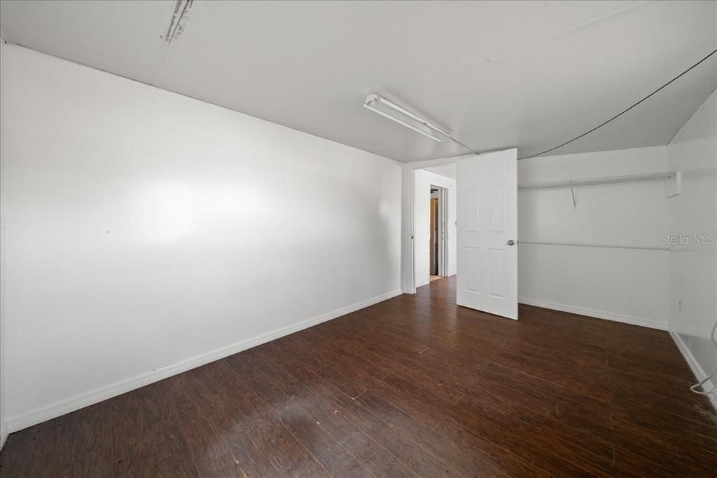 For Sale: $239,900 (3 beds, 2 baths, 1404 Square Feet)