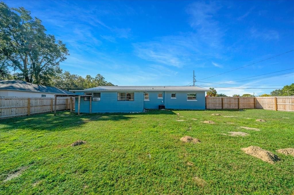 For Sale: $239,900 (3 beds, 2 baths, 1404 Square Feet)
