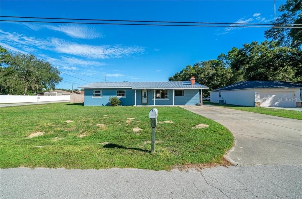 For Sale: $239,900 (3 beds, 2 baths, 1404 Square Feet)