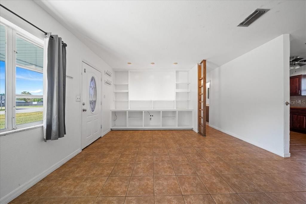 For Sale: $239,900 (3 beds, 2 baths, 1404 Square Feet)