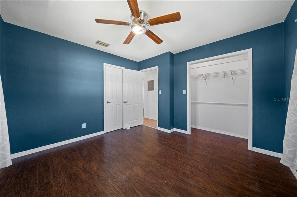 For Sale: $239,900 (3 beds, 2 baths, 1404 Square Feet)