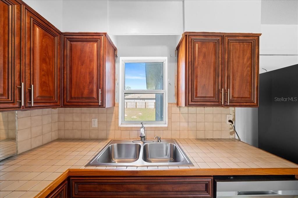 For Sale: $239,900 (3 beds, 2 baths, 1404 Square Feet)