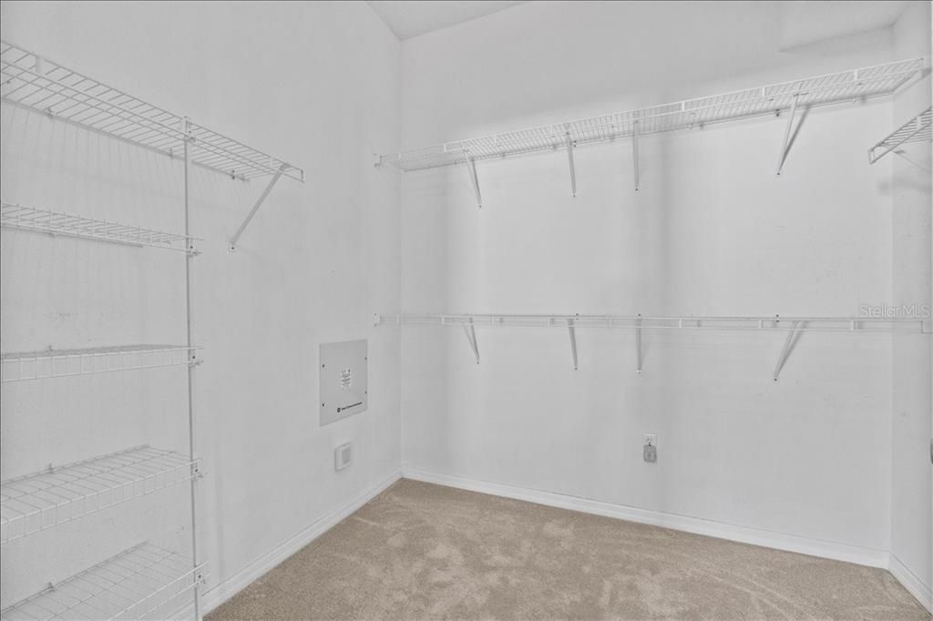En Renta: $2,400 (4 camas, 2 baños, 1978 Pies cuadrados)