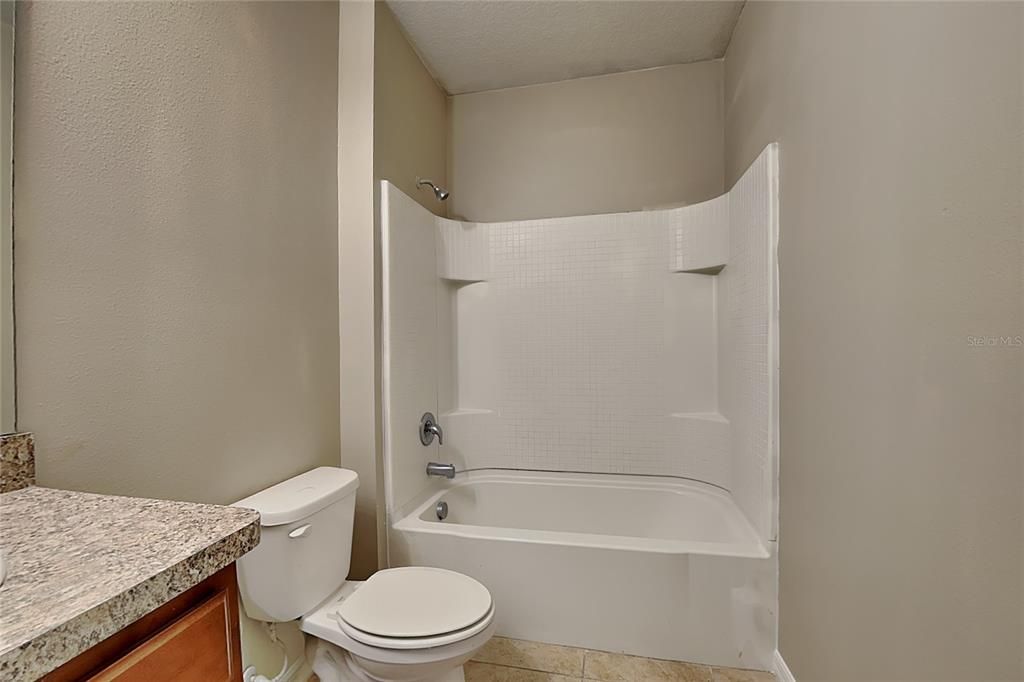 В аренду: $1,799 (4 спален, 2 ванн, 1828 Квадратных фут)
