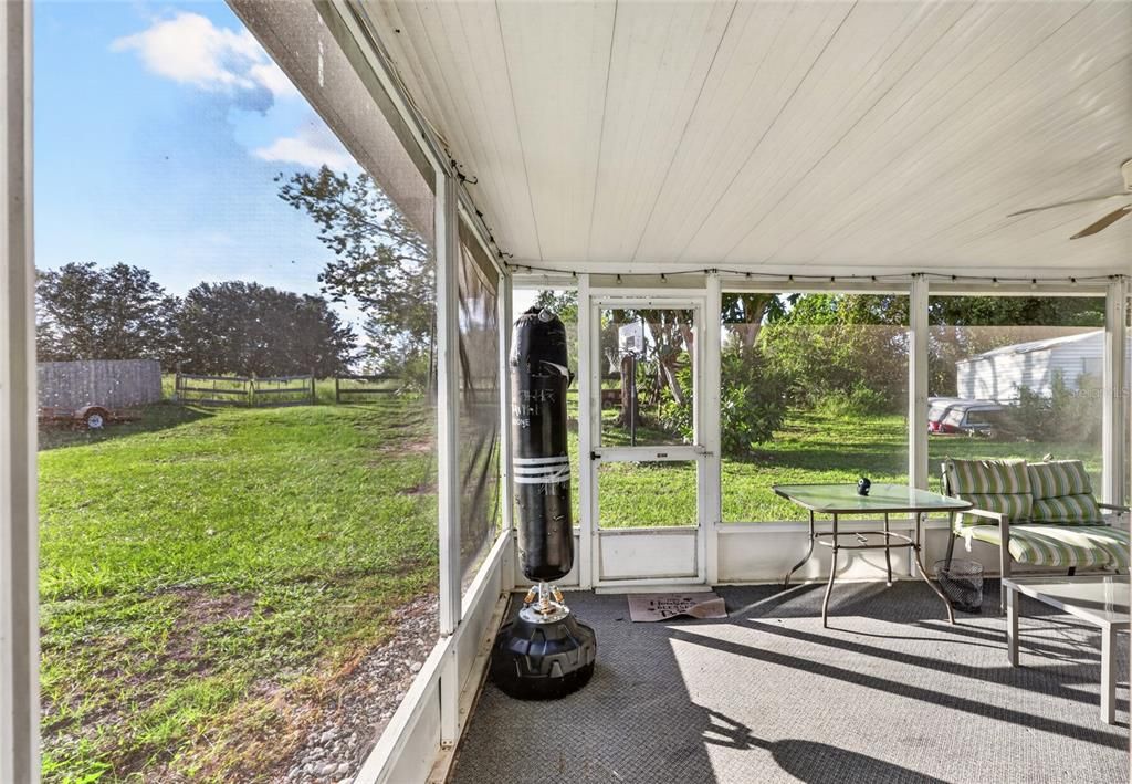 For Sale: $230,000 (2 beds, 2 baths, 1354 Square Feet)