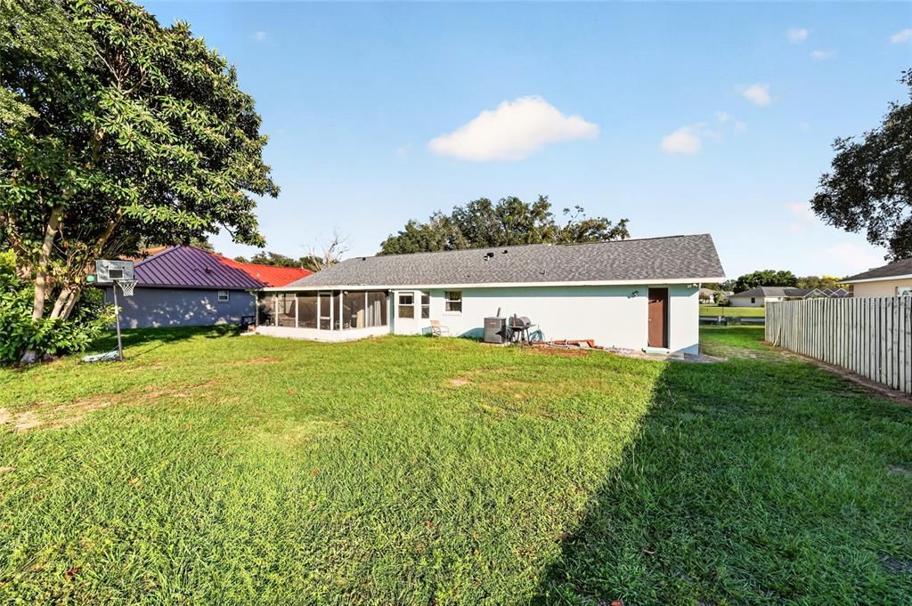 For Sale: $230,000 (2 beds, 2 baths, 1354 Square Feet)