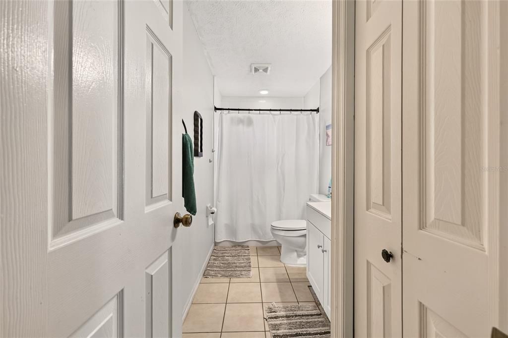 For Sale: $230,000 (2 beds, 2 baths, 1354 Square Feet)