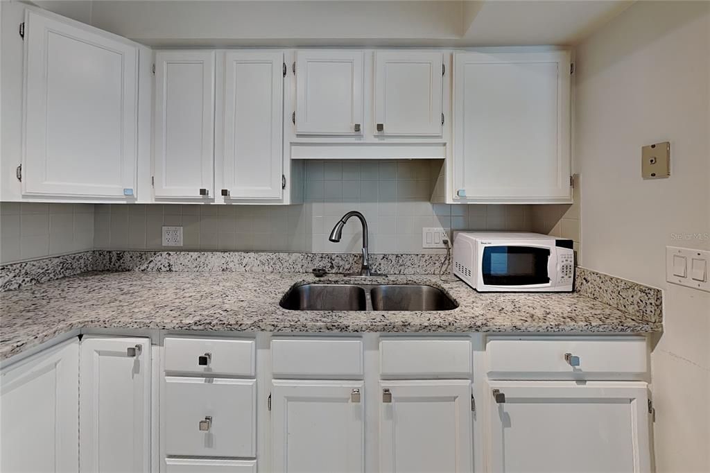 For Rent: $1,650 (2 beds, 2 baths, 1065 Square Feet)