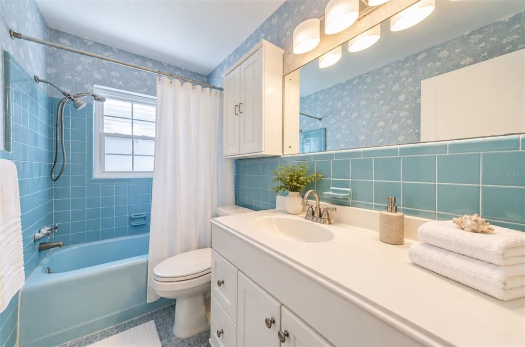 For Rent: $3,600 (3 beds, 2 baths, 1618 Square Feet)