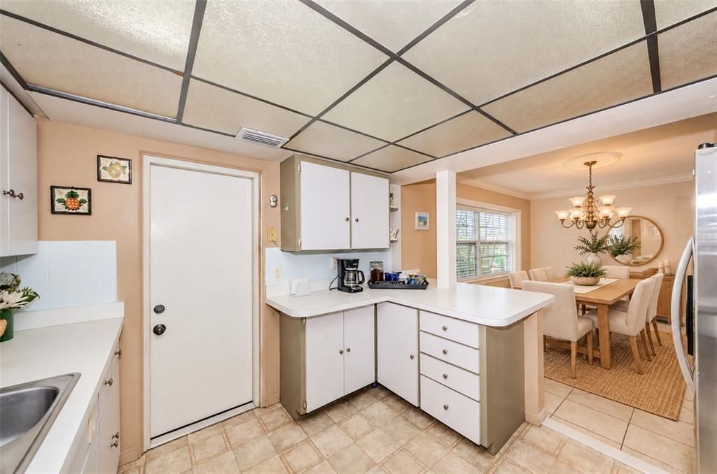For Rent: $3,600 (3 beds, 2 baths, 1618 Square Feet)