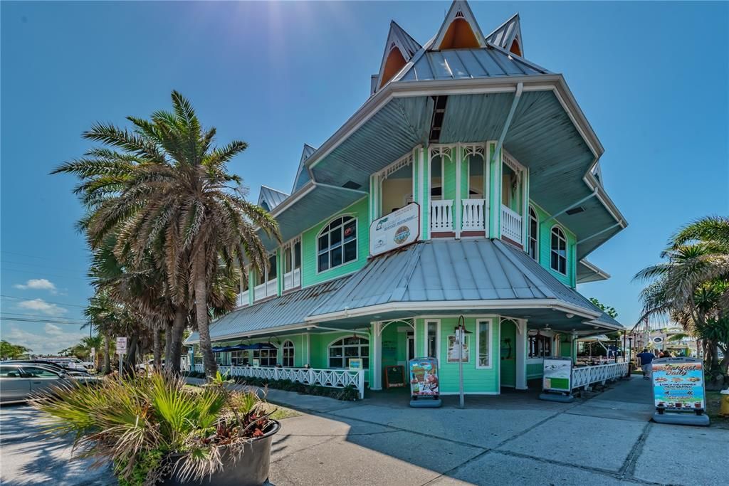 For Rent: $3,600 (3 beds, 2 baths, 1618 Square Feet)