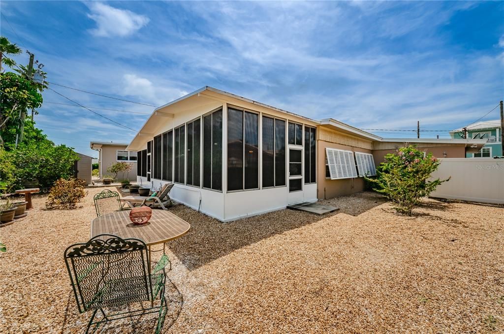 For Rent: $3,600 (3 beds, 2 baths, 1618 Square Feet)