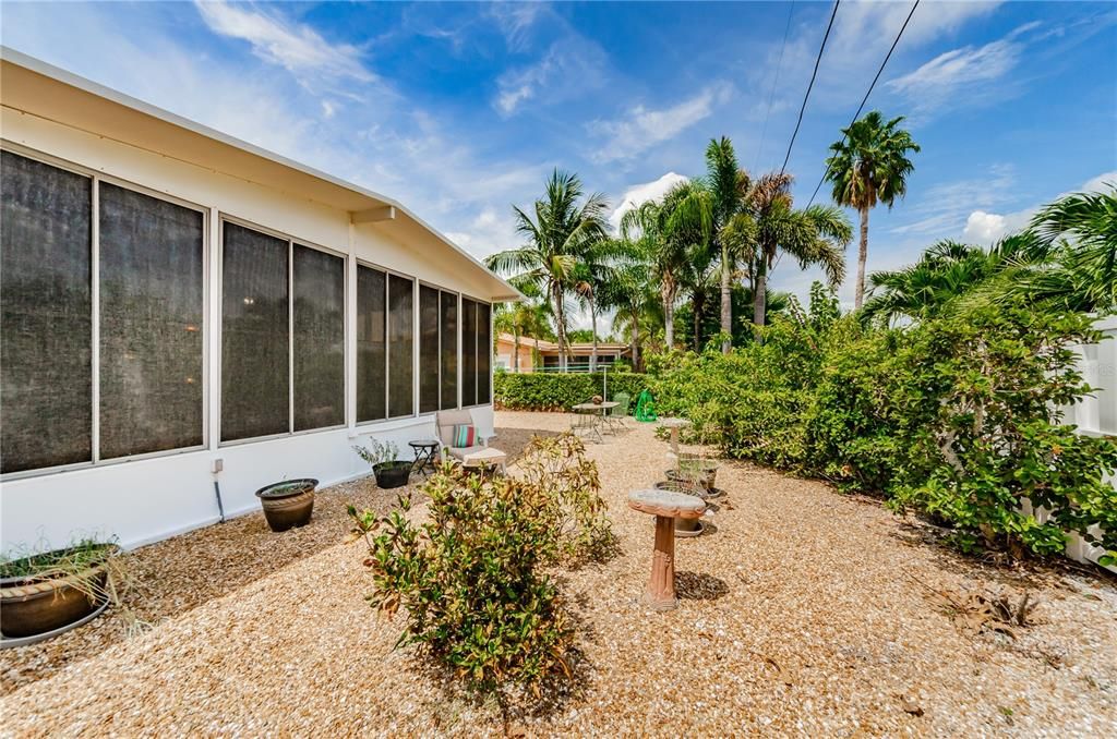 For Rent: $3,600 (3 beds, 2 baths, 1618 Square Feet)
