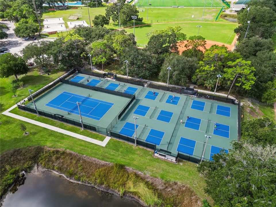 待售: $159,000 (1 贝兹, 1 浴室, 793 平方英尺)