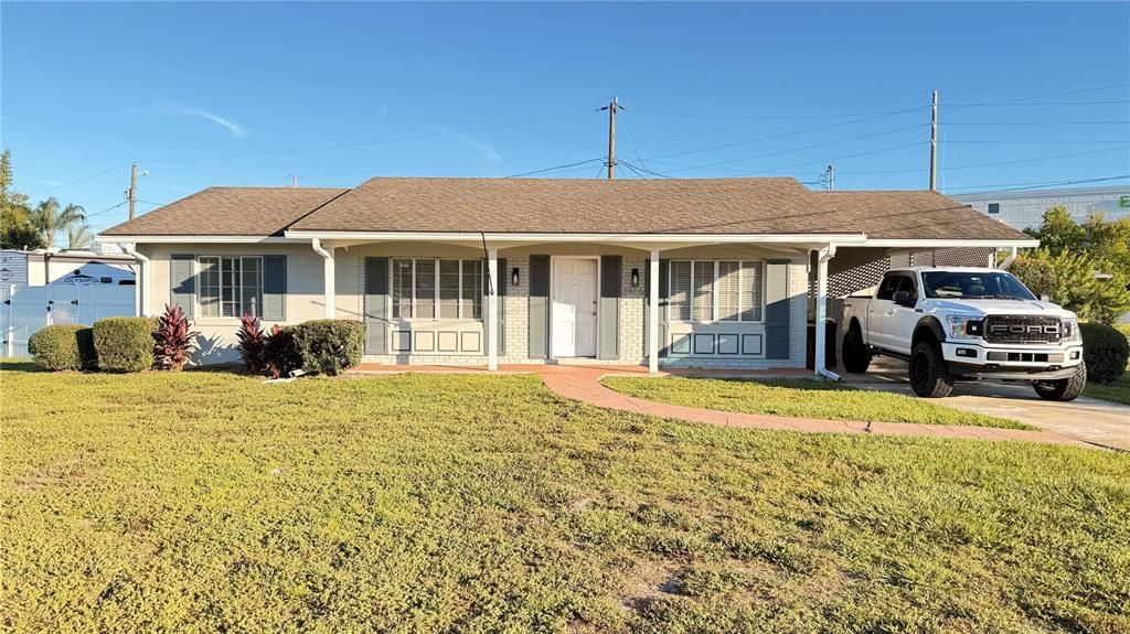 En Venta: $379,900 (4 camas, 3 baños, 1421 Pies cuadrados)