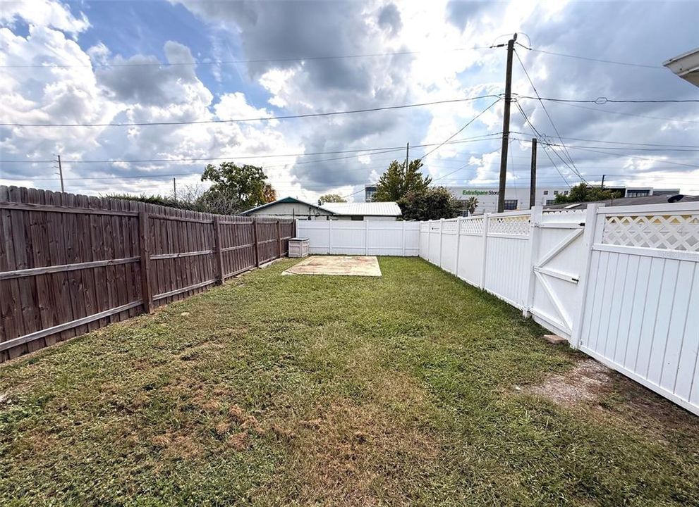 En Venta: $379,900 (4 camas, 3 baños, 1421 Pies cuadrados)