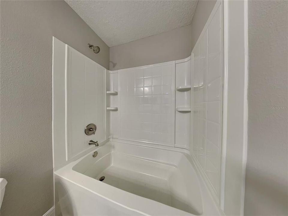 В аренду: $1,750 (4 спален, 2 ванн, 1636 Квадратных фут)